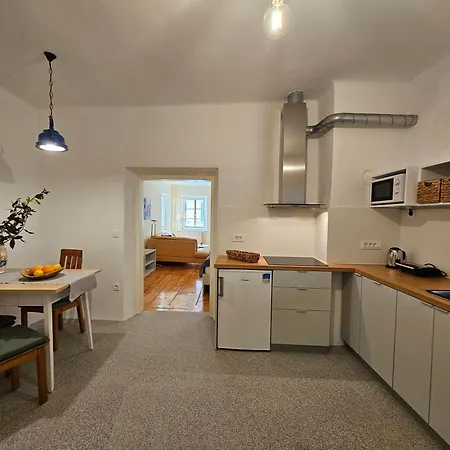 Jager Tour As * Ljubljana